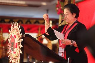 Tegaskan Hal ini ke para Kader PDIP, Megawati : yang tak mau silakan mundur dari Partai